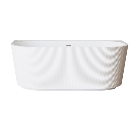 Freistehende Badewanne wandmontiert Balneo VIVA fluted NO RIM 150 x 75 cm weiß Acryl mit Rahmen aus Edelstahl und 6 Stabilisierungsfüßen, mit Überlauf und weißem Stopfen