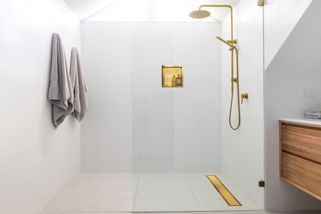 Balneo Duplex Next Gold Bodenablauf 100 cm goldfarben, beidseitig aus gebürstetem Edelstahl mit niedrigem Siphon und tiefem Schlammfang